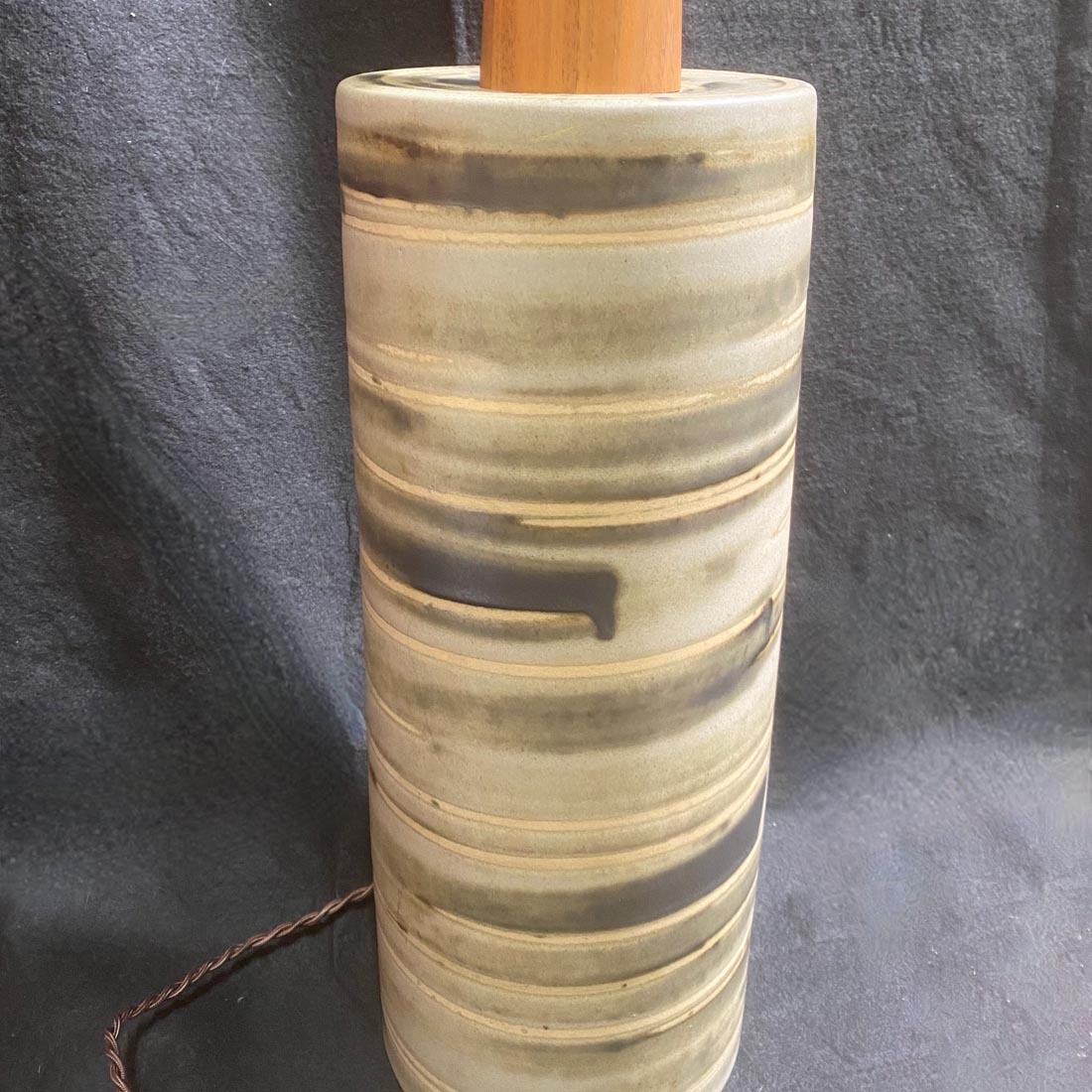 Underwriter's Laboratories | Vintage Mid-Century Green Ceramic Table Lamp