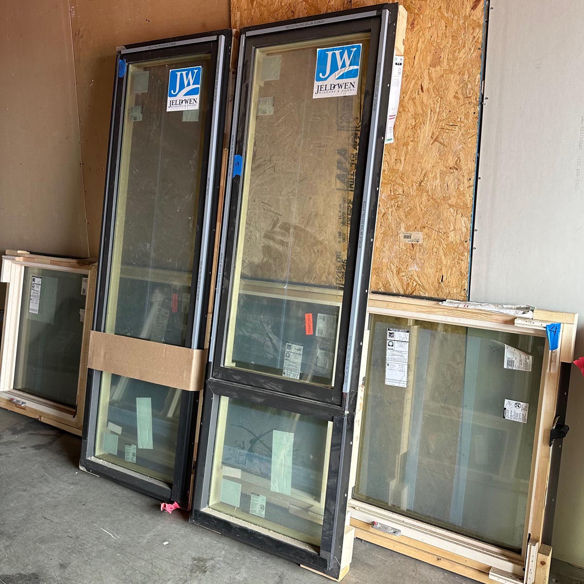 Jeld Wen | EpicVue Clad-Pine Window Casement 27.5 x 86.13 Lux Bronze Argon Glass