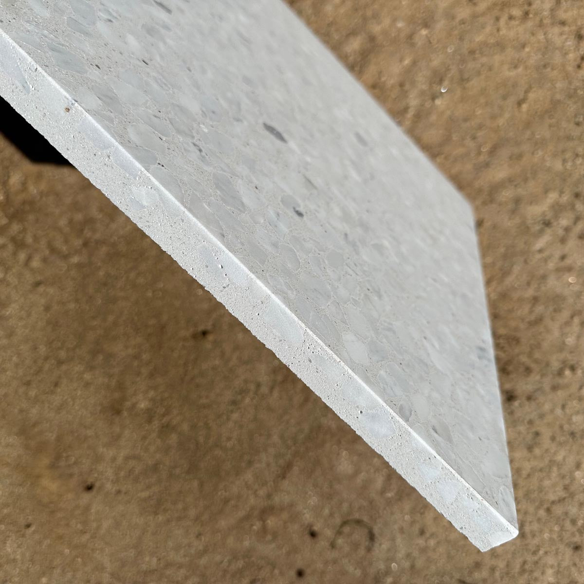 Concrete Collaborative | Venice Alabaster Large All White Chip 24x24