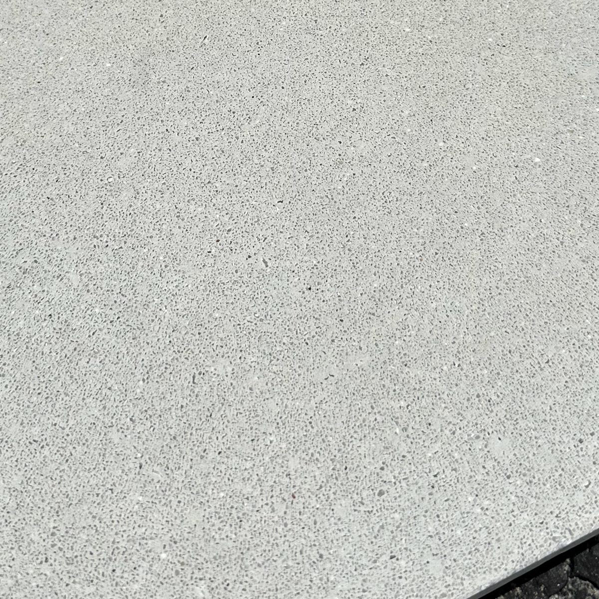 Concrete Collaborative | Solana Grey/Blonde 24x24 Tile