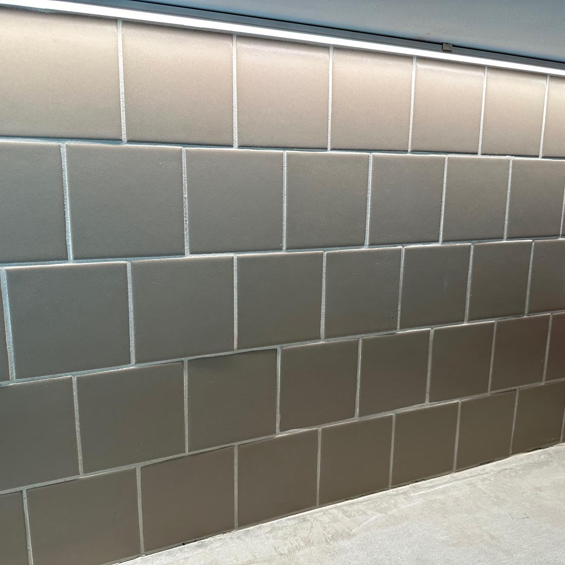 Franciscan Tile | Vintage Putty Ceramic Subway Tile 4x4x3/8