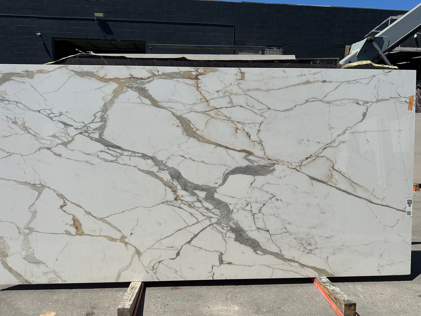 Florim | Eternal Gold A Porcelain Surface