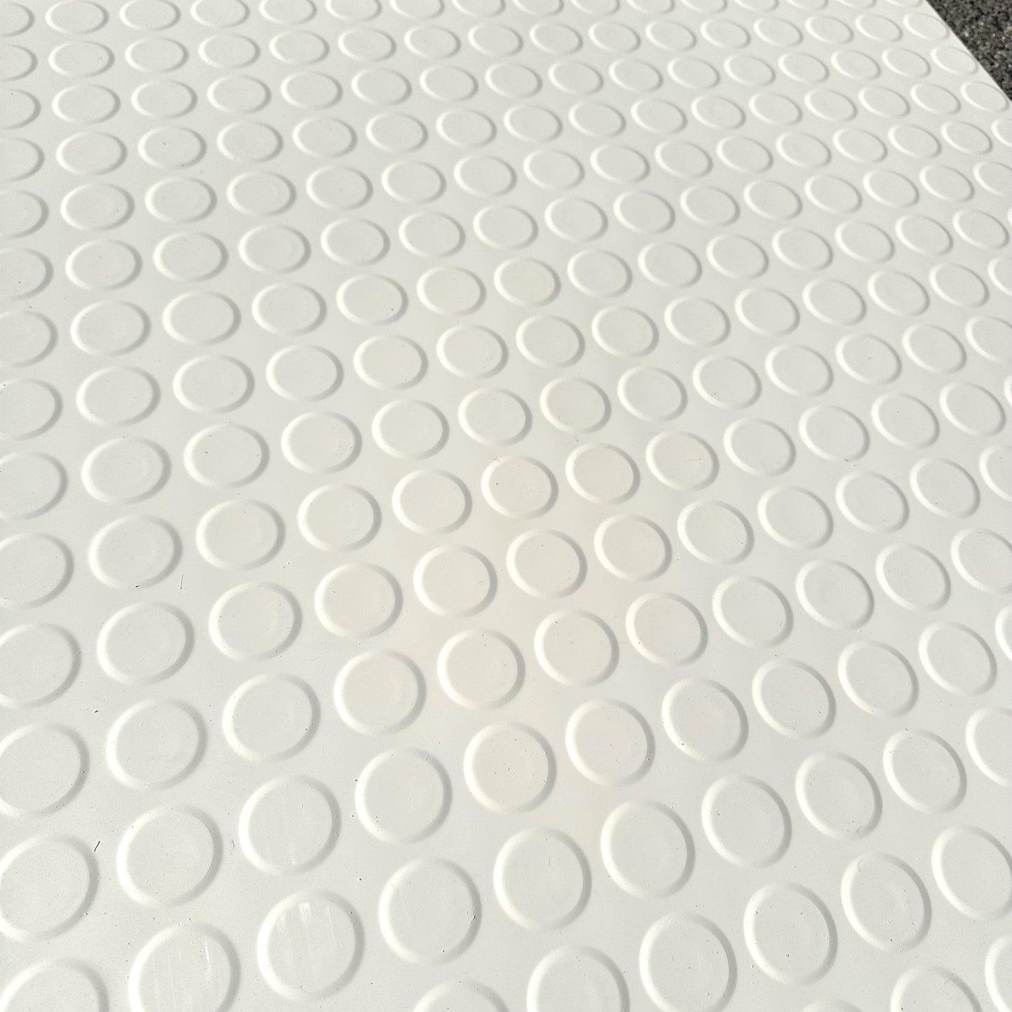 Tarkett | Johnsonite Solid Color Rubber Raised Round 24x24 Tile White
