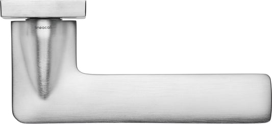 Linea Cali' | Jet on Rose Saturated Chrome Door Lever | With Privacy Lock