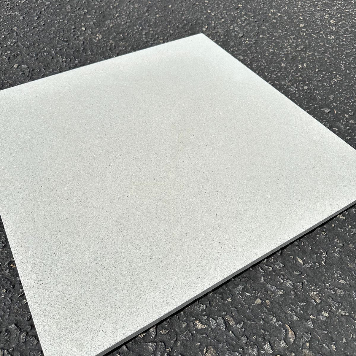 Concrete Collaborative | Solana Grey/Blonde 24x24 Tile