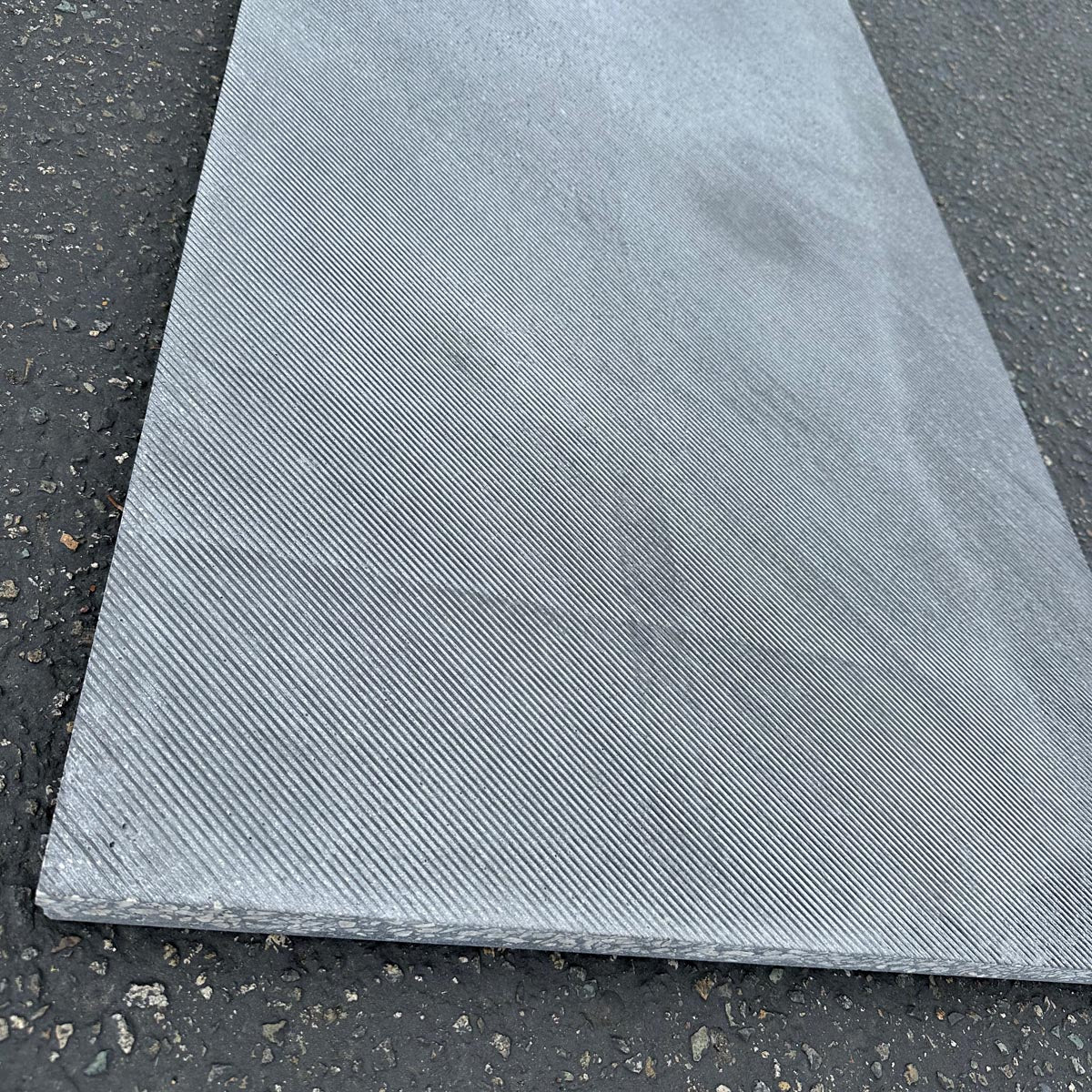 Concrete Collaborative | Zuma 24x43 Ribbed Ebony Tile