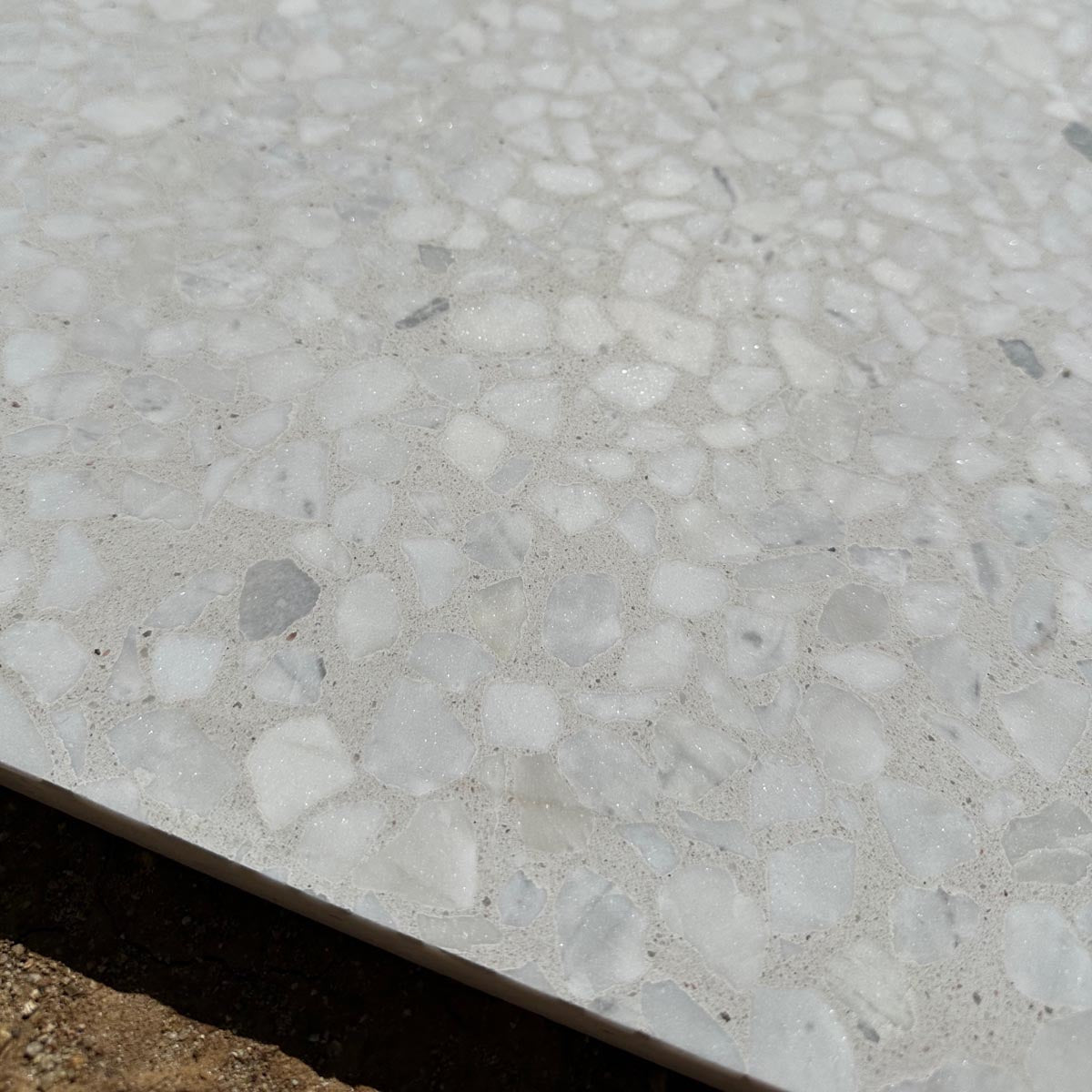 Concrete Collaborative | Venice Alabaster Large All White Chip 24x24