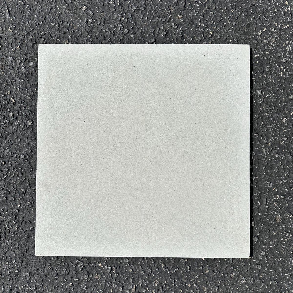 Concrete Collaborative | Solana Grey/Blonde 24x24 Tile