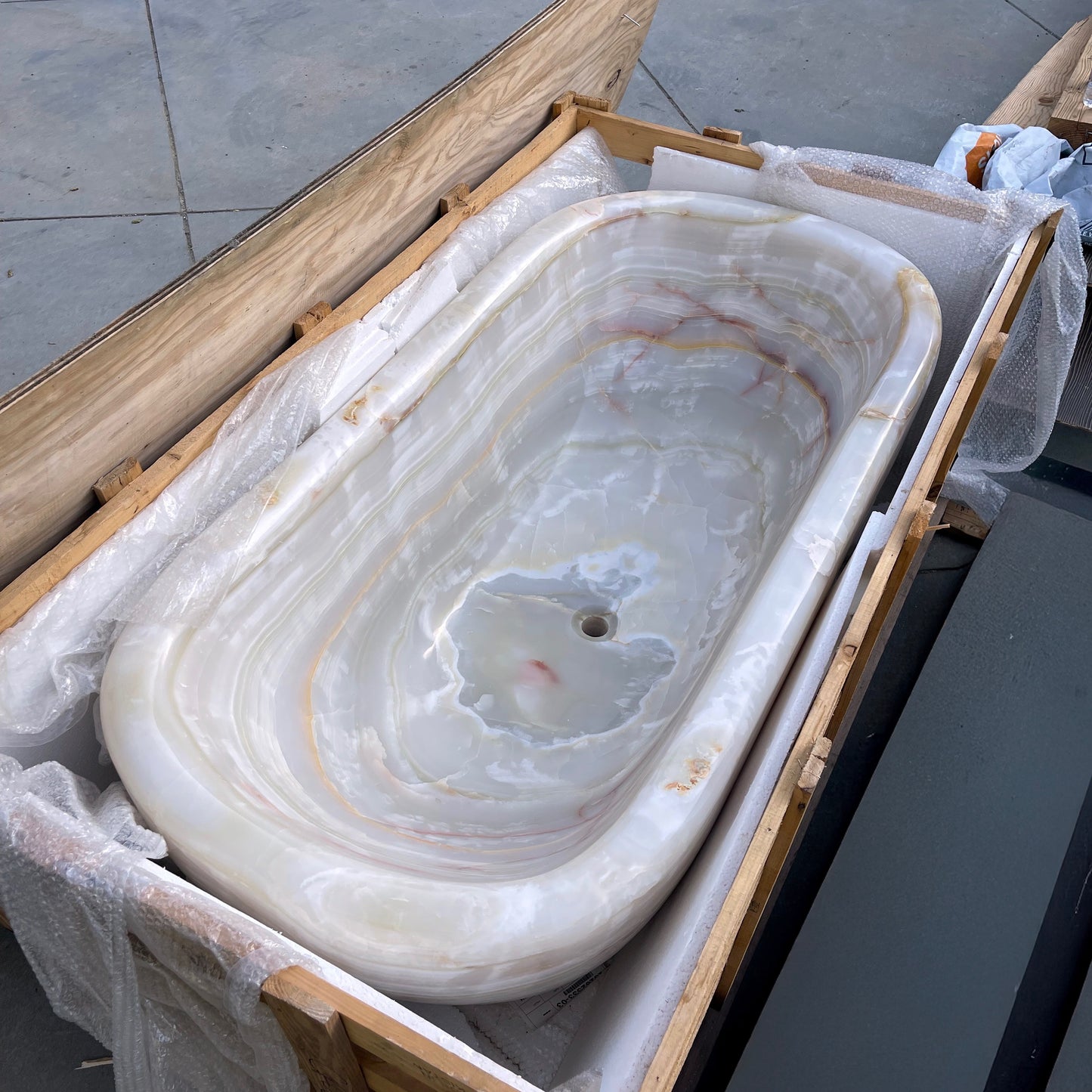 Onyxrus Store | Ice White Onyx Bath Tub 65"X 32"X 25"