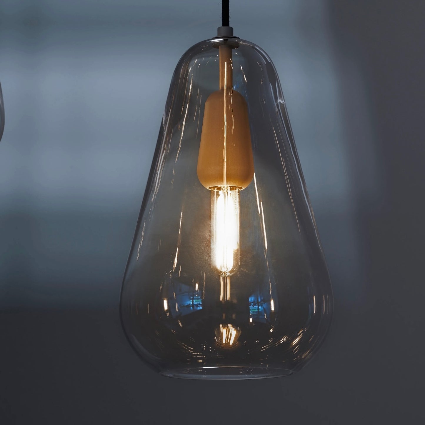 Nuura | Anoli 1 Pendant Blown Glass Medium in Gold & Black