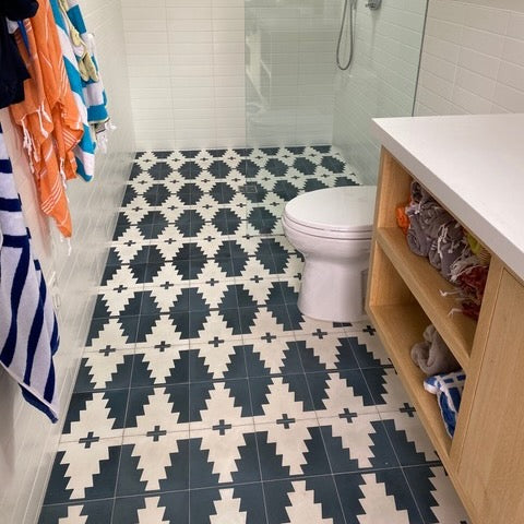 Clé Tile | New West Pattern Nine in Federal Blue and White