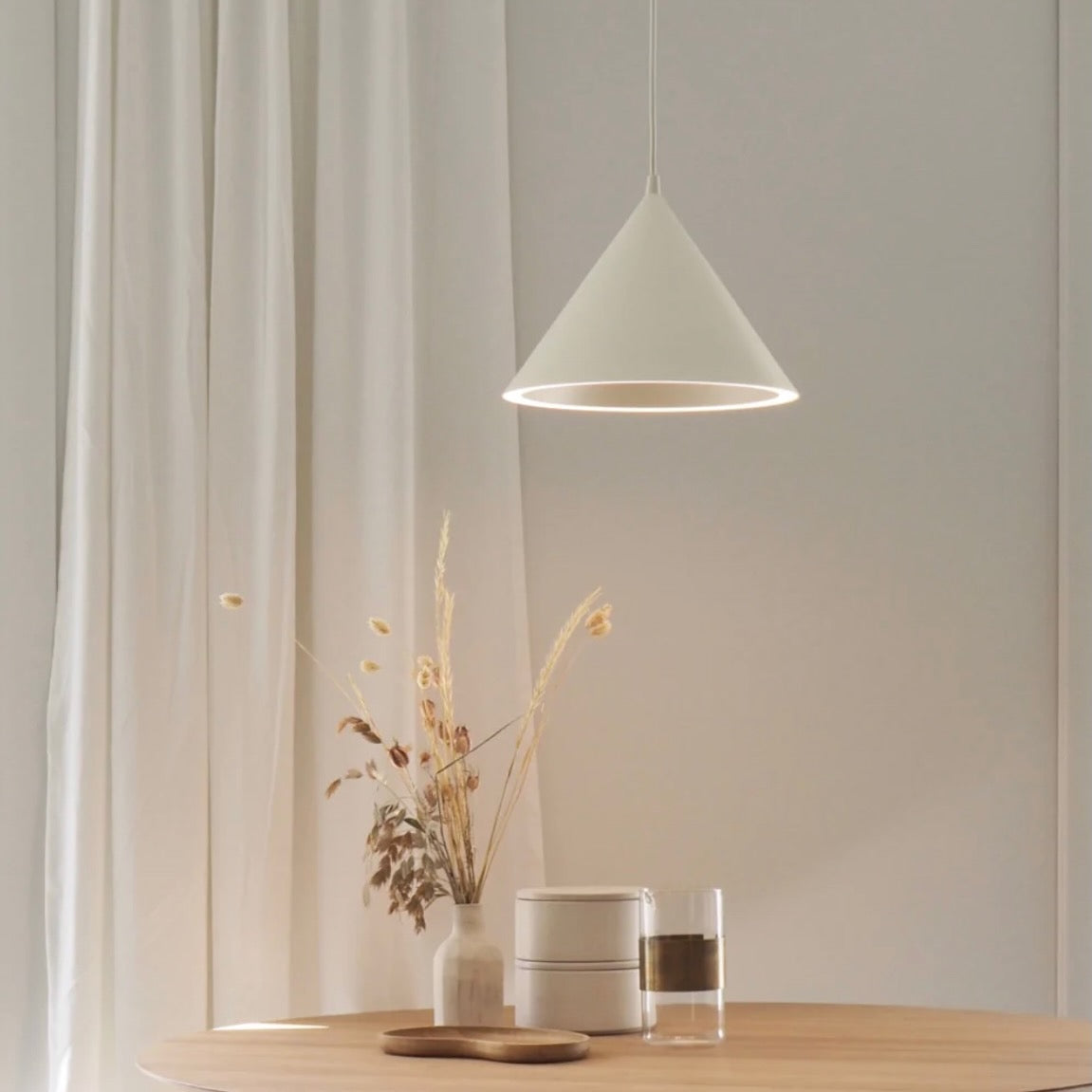 Woud | Annular Pendant in White