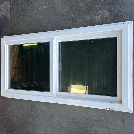 Milgard | Tuscany Series V400 Vertical Slider 23.5 in x 47.5 in - White