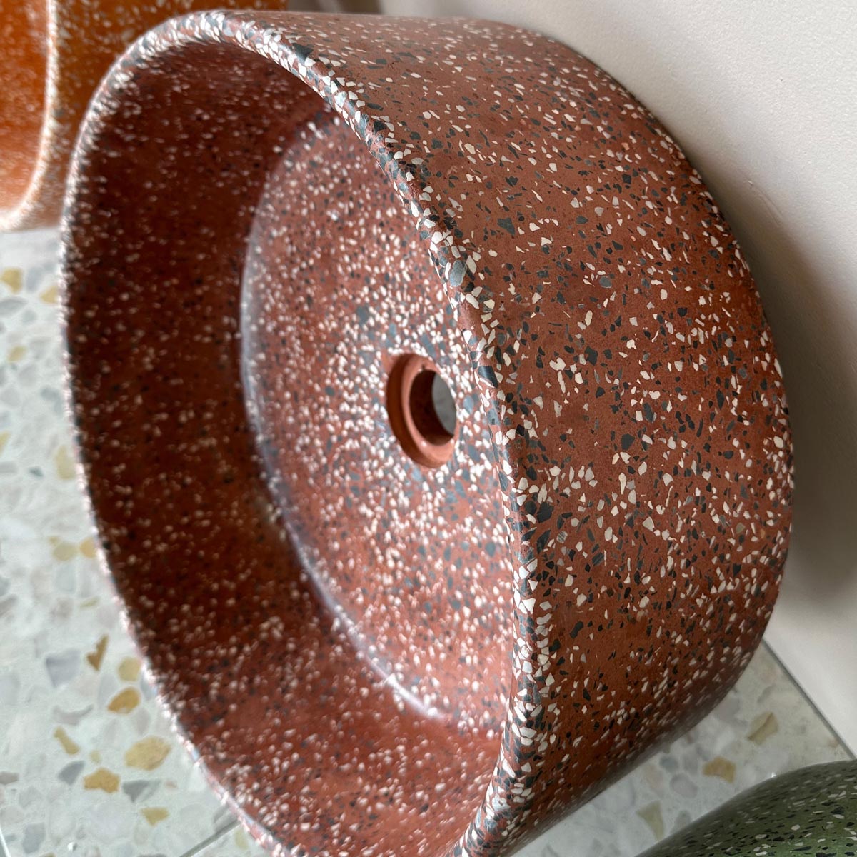 Concrete Collaborative | Concrete Terrazzo Round Sink in Color Diablo, Dark Chip
