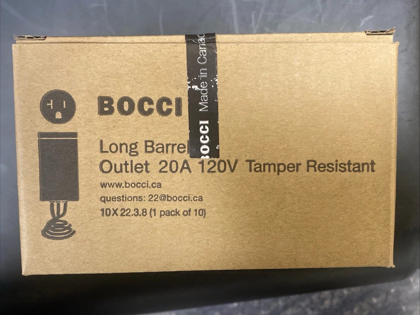 Bocci Series 22 white 20A long barrel tamper-resistant outlets, box of 10