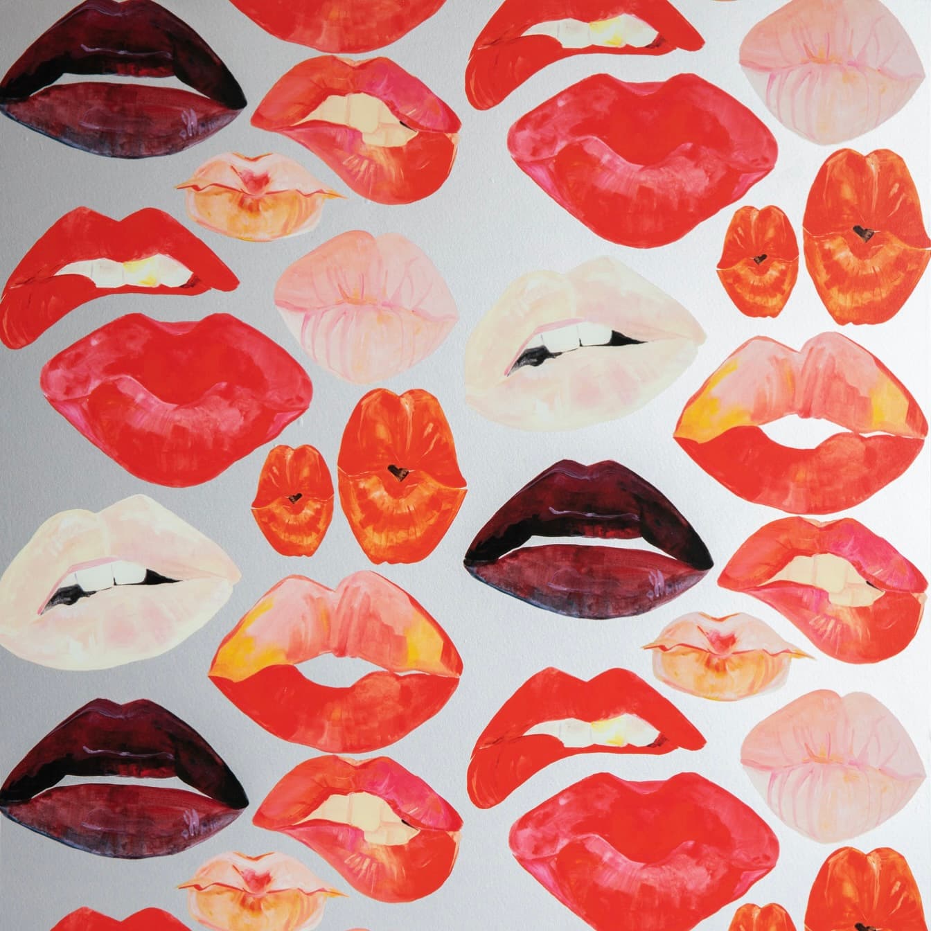 Voutsa Lips wallpaper with white lip motif on pearlescent metallic silver ground