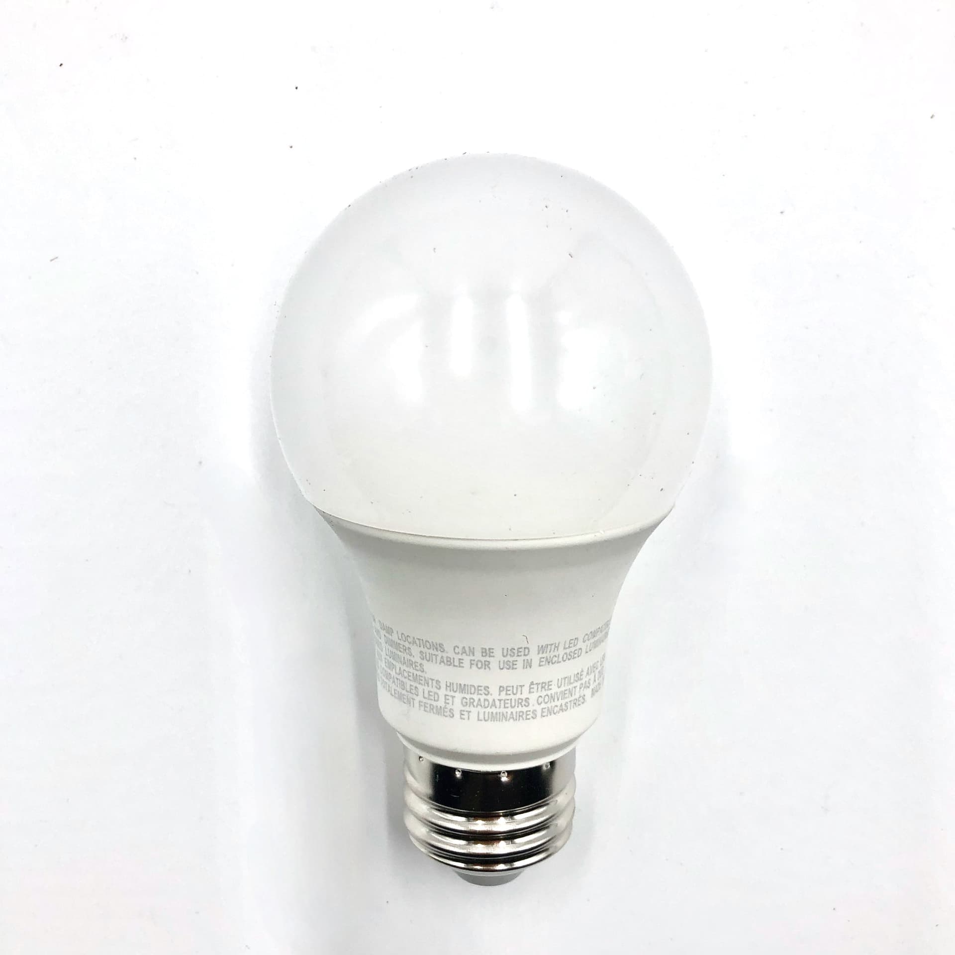 MaxLite 9-watt LED light bulb, A19 type, natural white 3000K, E26 base