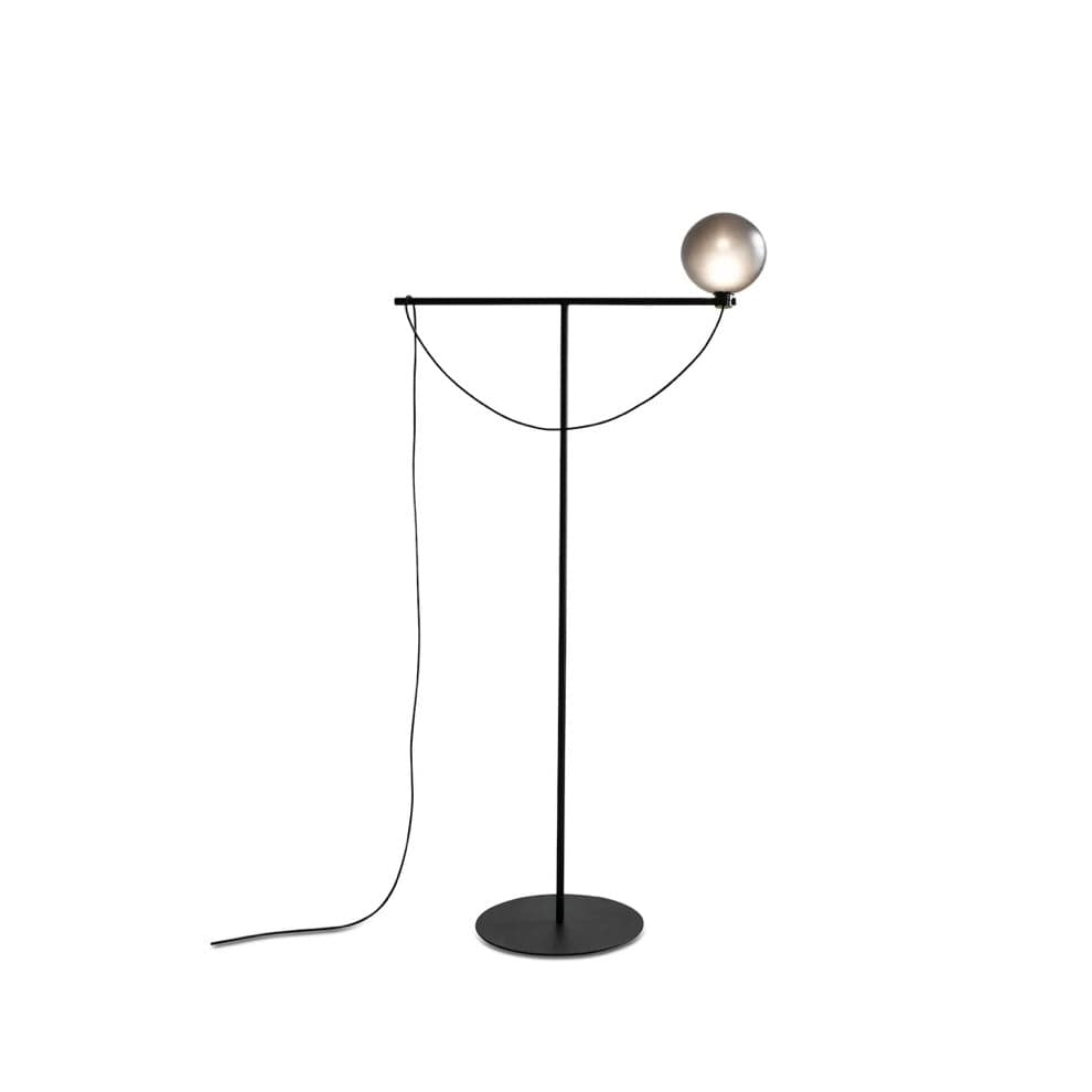 Handvärk Globe Floor Lamp with black steel frame and matte grey glass globes
