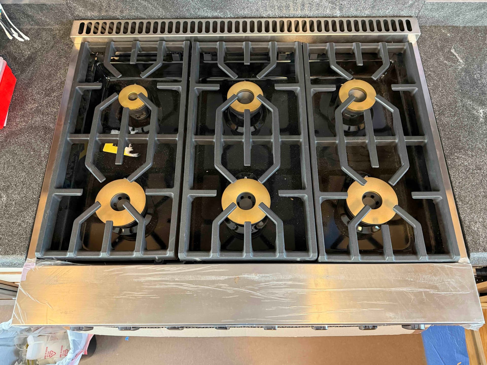 NEW Viking 36” Wide Dual Fuel Range, 6 burners - alternate view