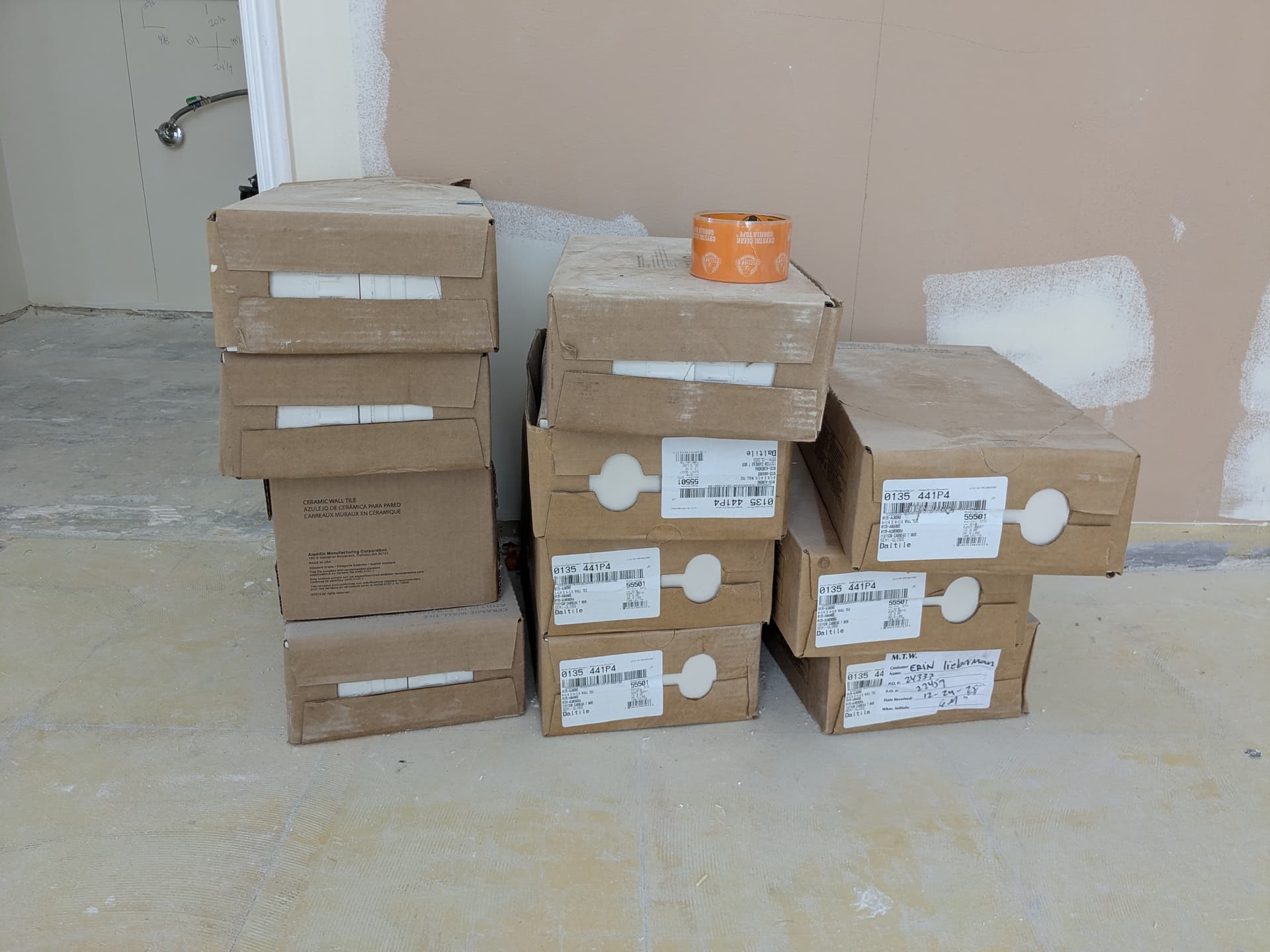 Daltile 4x4 Almond glossy wall and floor tile
