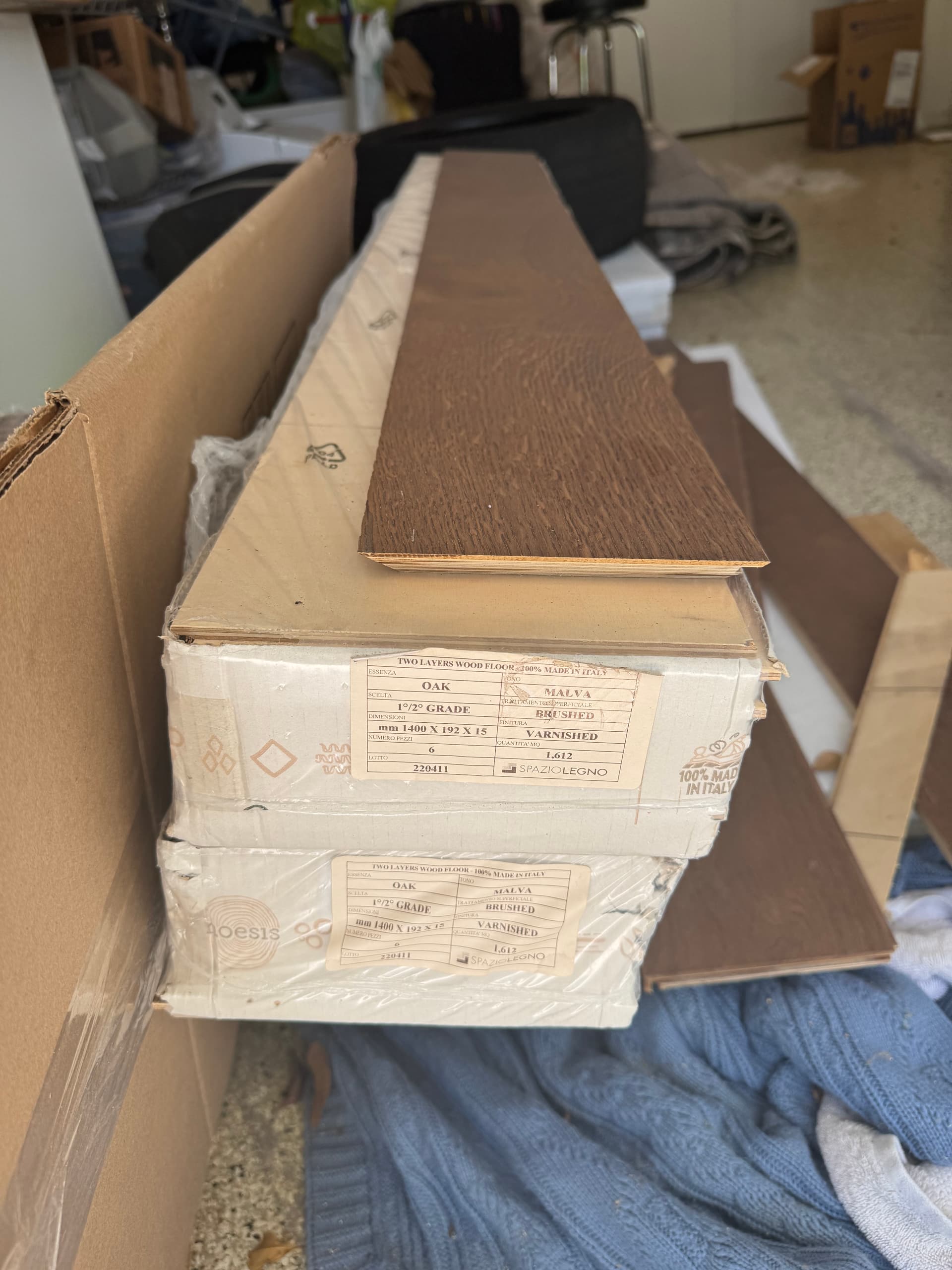 Italian oak wood floor, 2 boxes with 17 sq ft each