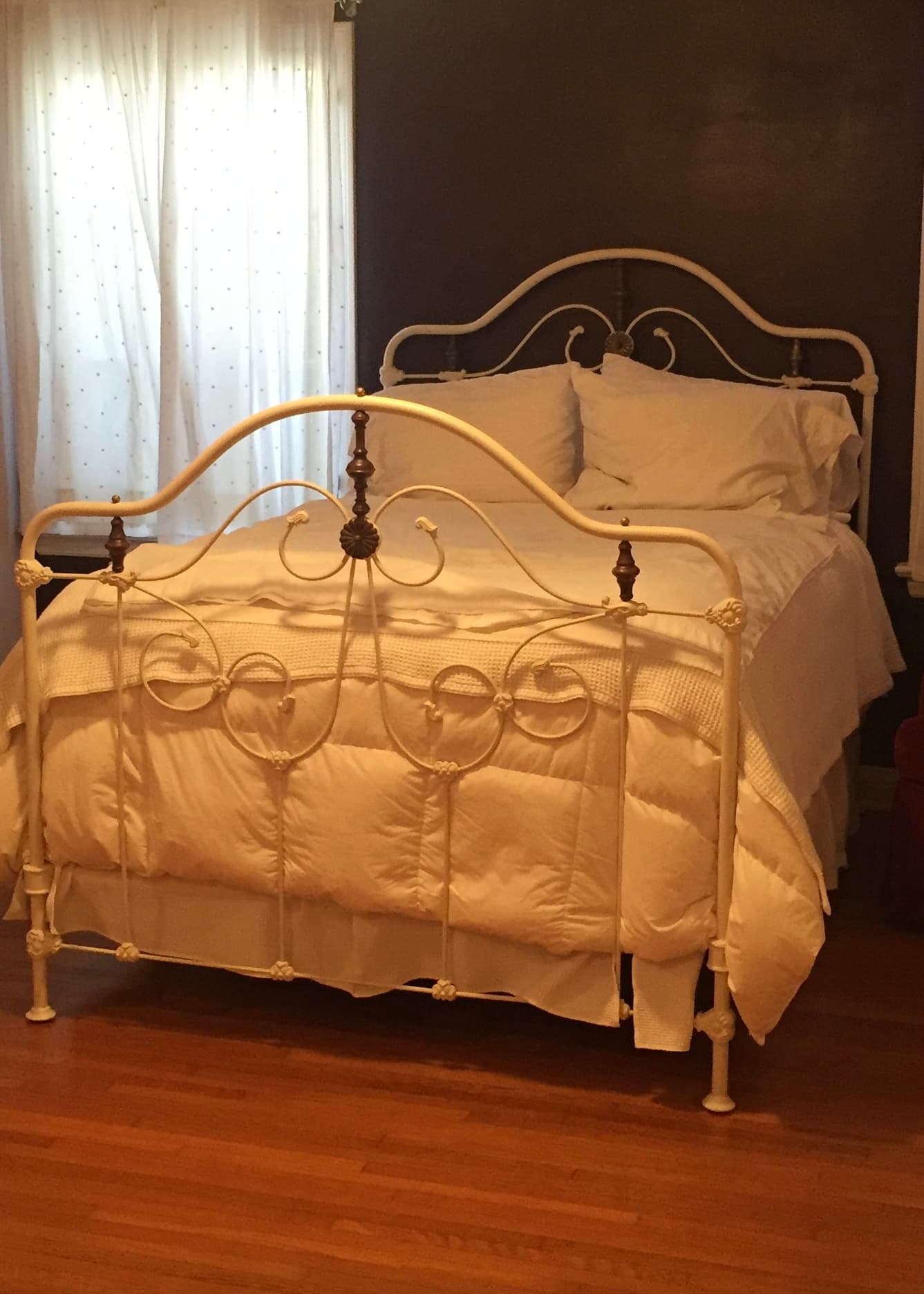 Antique White Wrought Iron Full Bed Frame