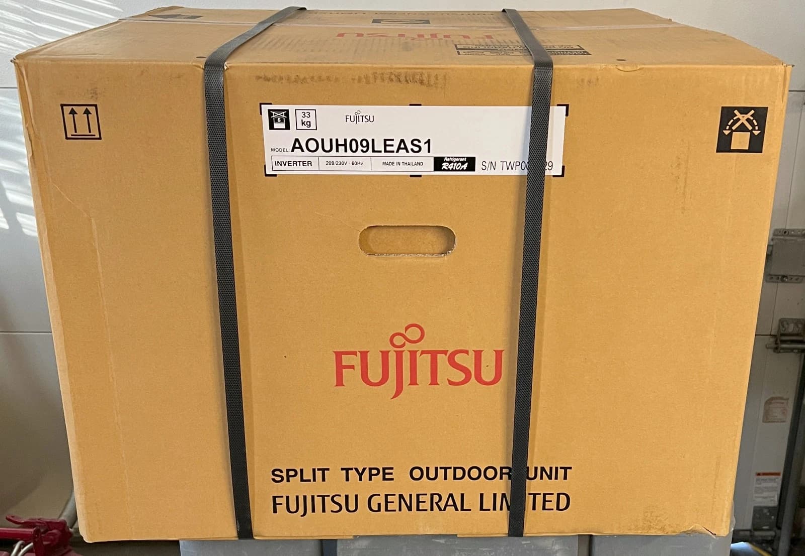 Fujitsu AOUH09LEAS1 outdoor mini-split heat pump unit, 9,000 BTU, 21.3 SEER