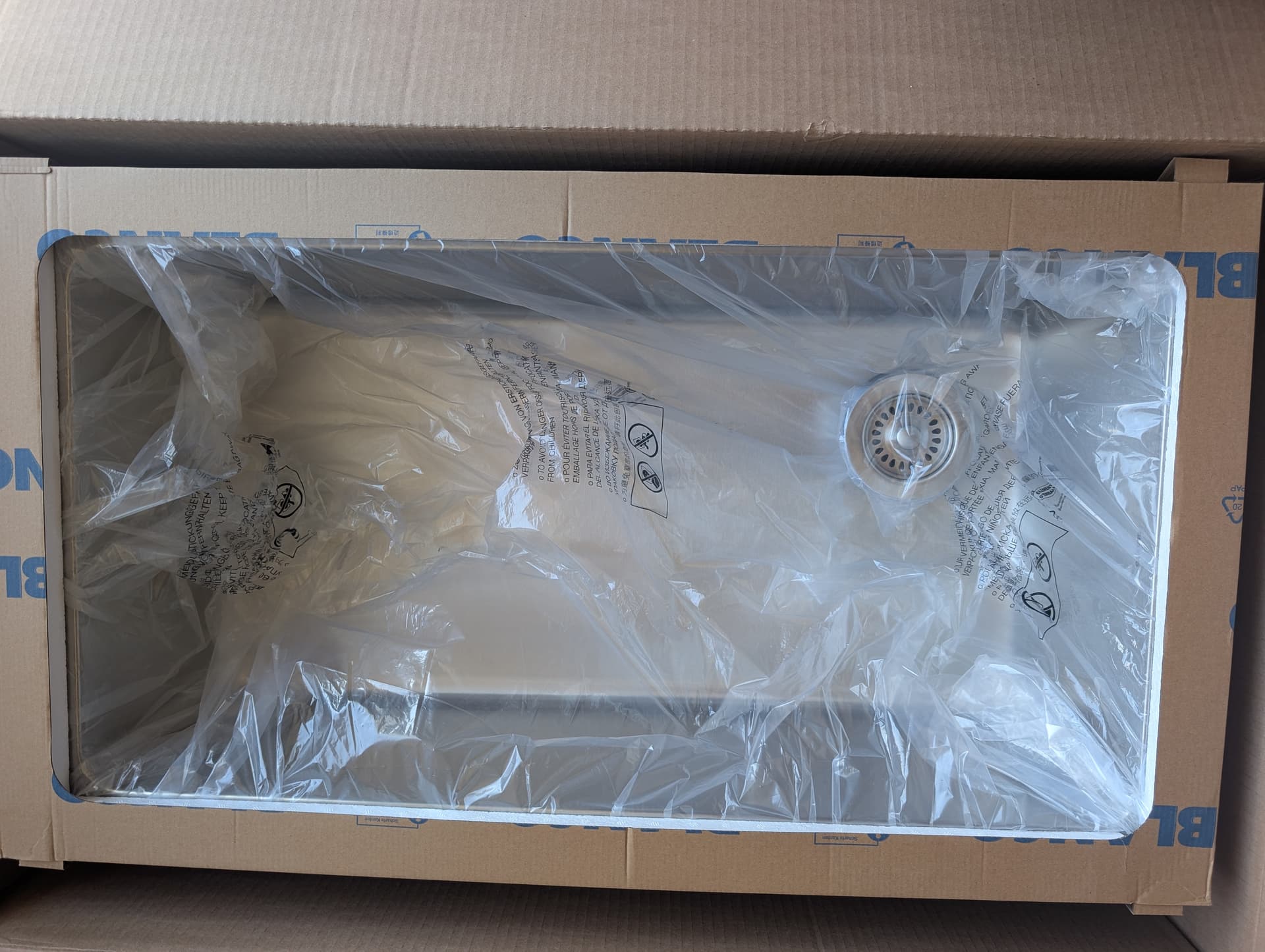 New still in original packaging FORMERA Undermount Stainless Steel 33 in. Single Bowl Kitchen Sink - alternate view