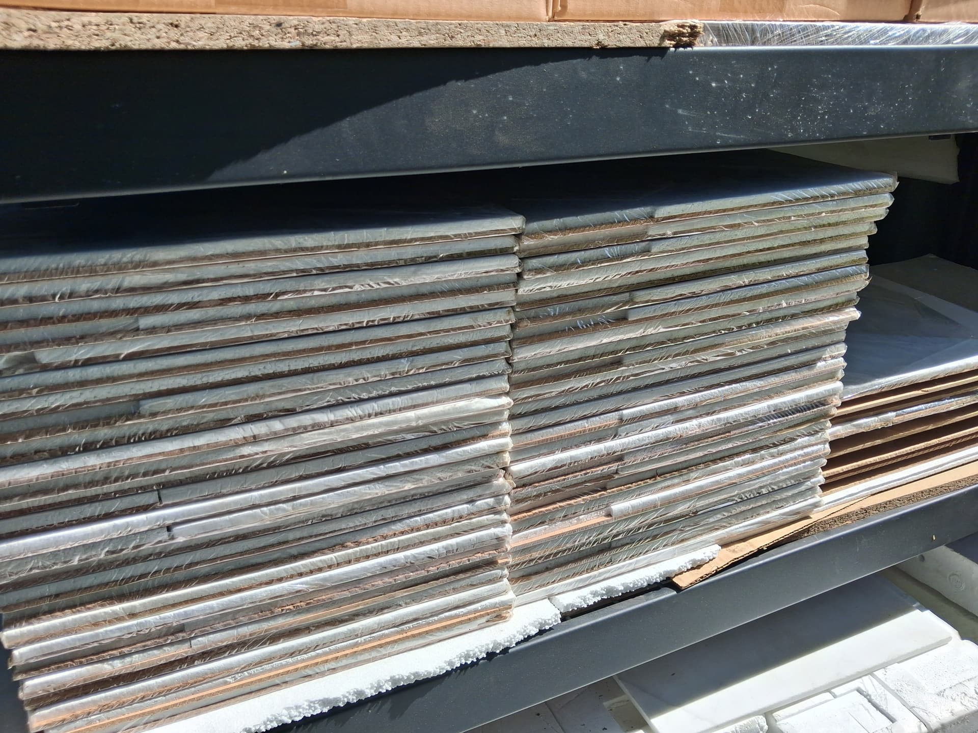 Maison Surface Ellington Marble — 62 Sheets, 2 w/ slight edge chips