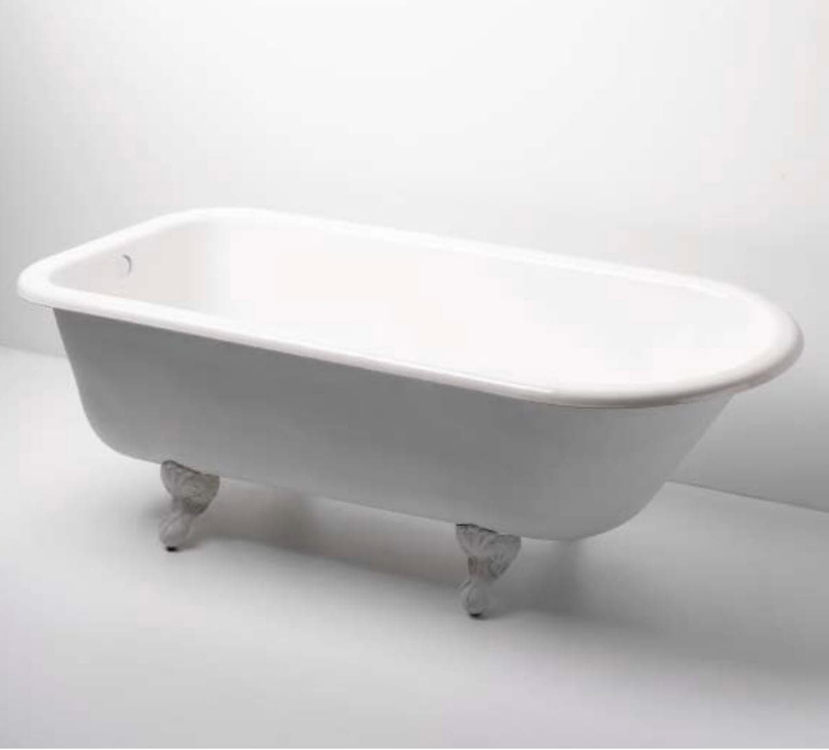 Waterworks Saxby Oval Cast Iron Bathtub with Feet in Primed