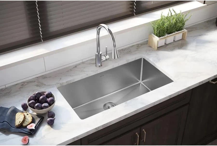 Elkay Crosstown ECTRU30179RT Undermount Stainless Steel Sink, No Faucet