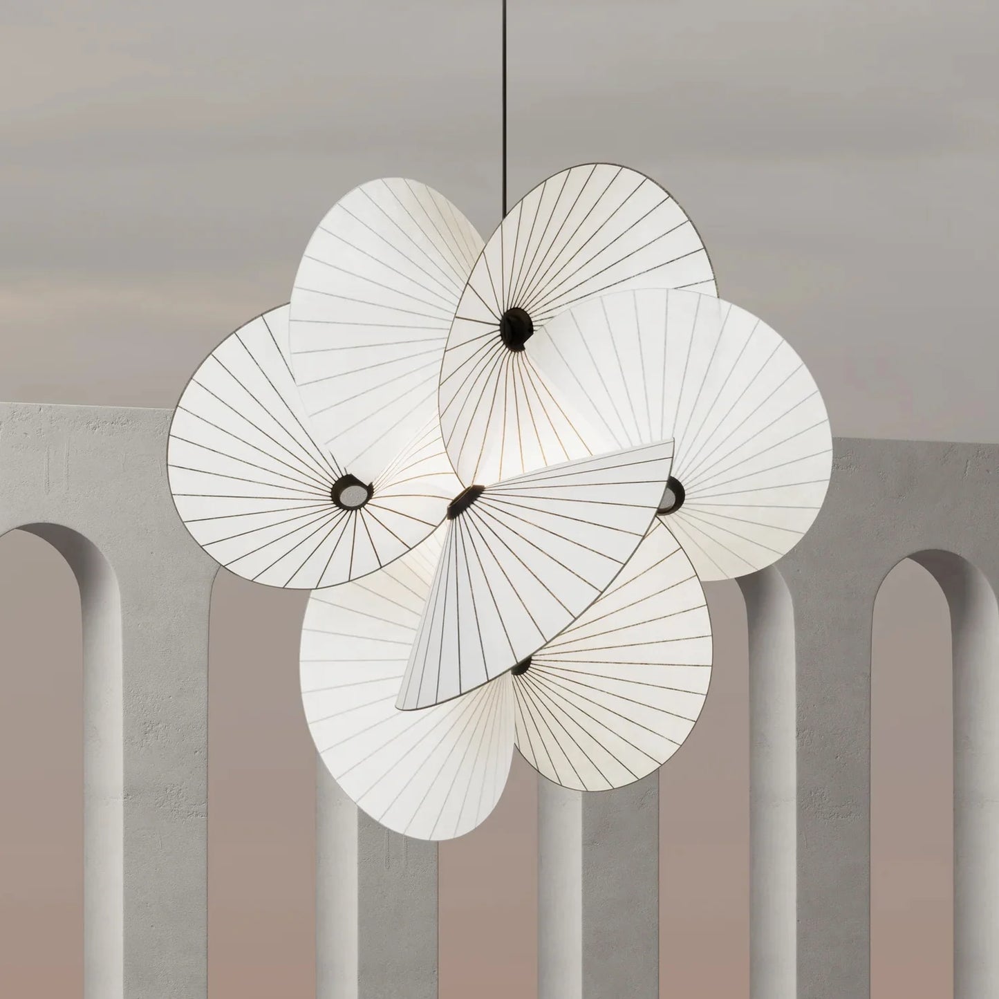 Moooi | Serpentine Suspension Light in White/Black, Large