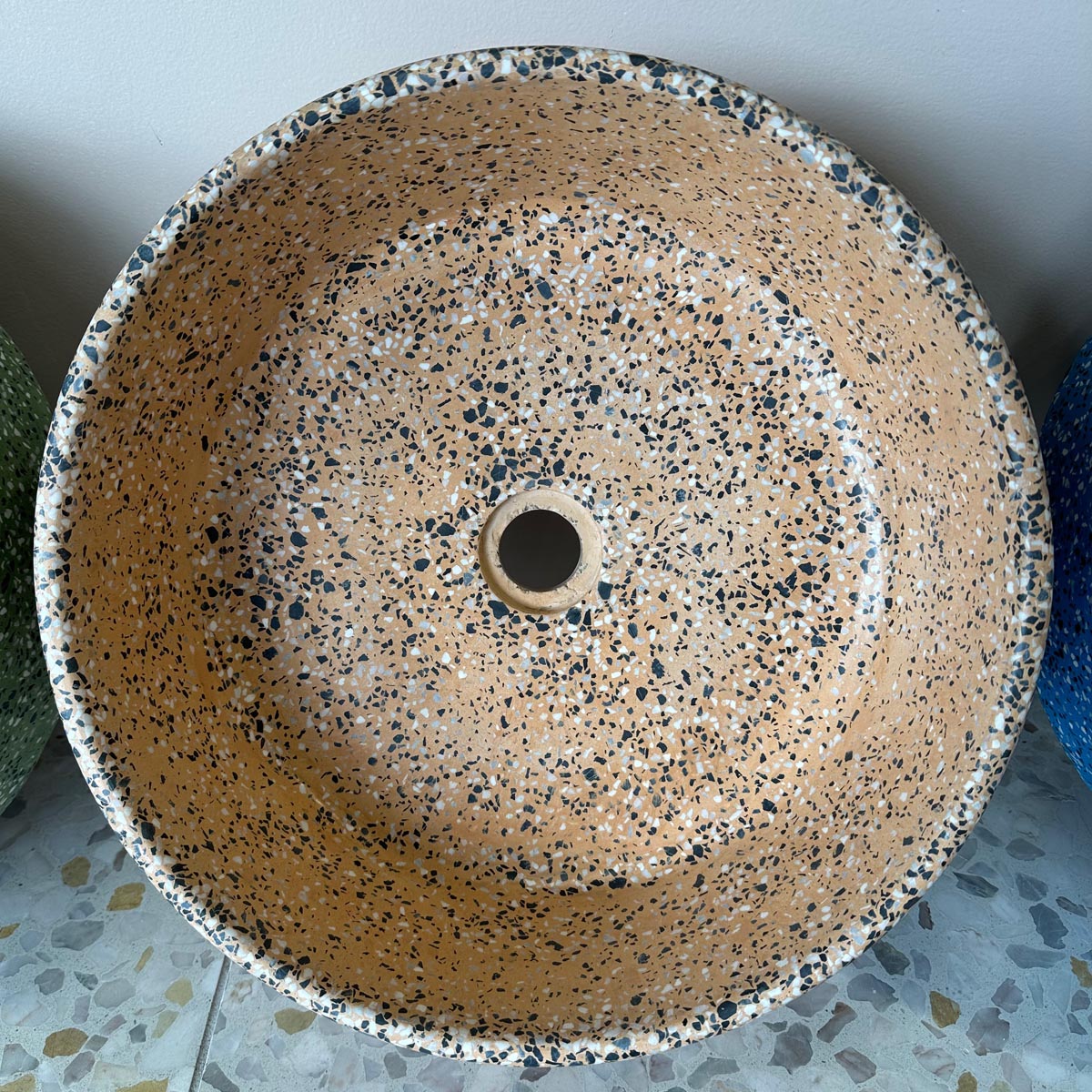 Concrete Collaborative | Concrete Terrazzo Round Sink in Color Sable, Dark Chip