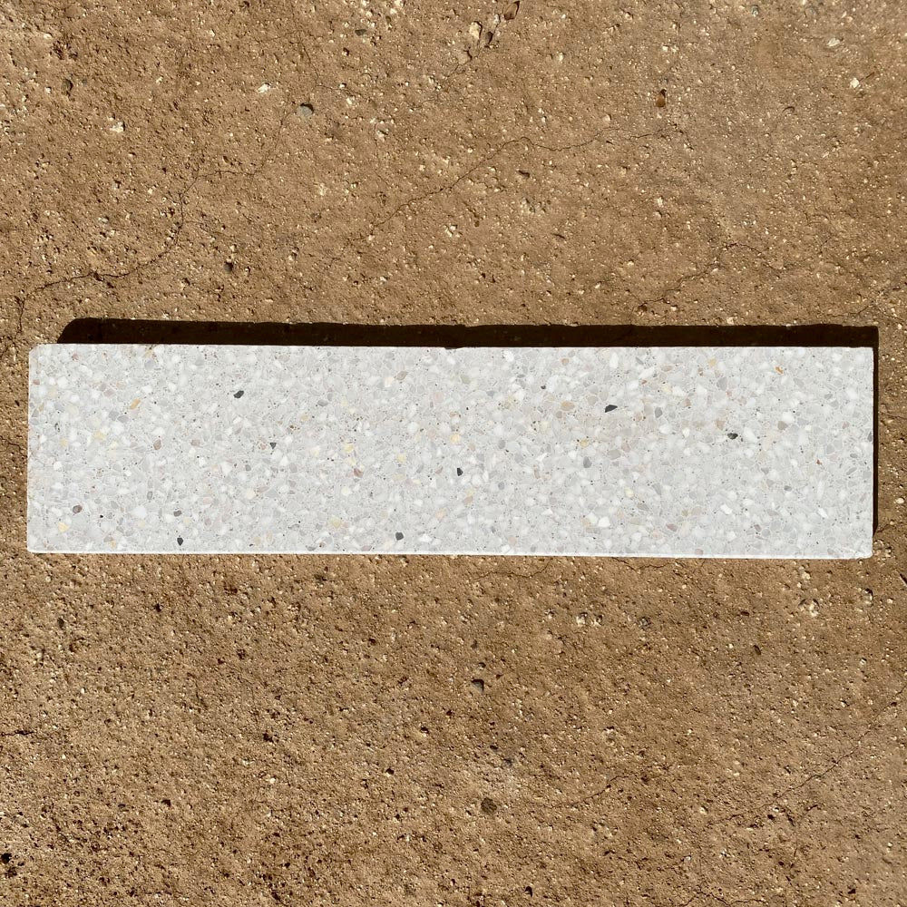 Concrete Collaborative | Alabaster Medium Marble Chip 23-1/2"x6"x3/4"